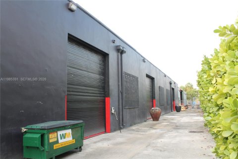 Купить коммерческую недвижимость в Майами, Флорида № 2047292 - фото 5