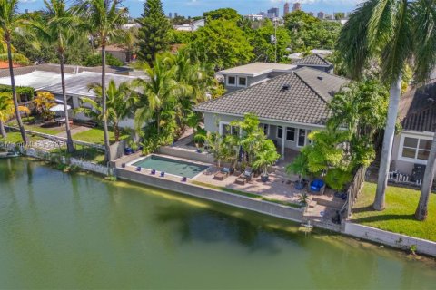 Villa ou maison à vendre à Fort Lauderdale, Floride: 3 chambres, 208.1 m2 № 1945424 - photo 28