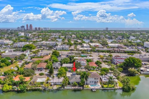 Villa ou maison à vendre à Fort Lauderdale, Floride: 3 chambres, 208.1 m2 № 1945424 - photo 1