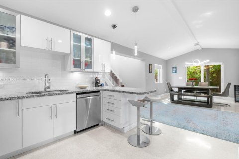 Villa ou maison à vendre à Fort Lauderdale, Floride: 3 chambres, 208.1 m2 № 1945424 - photo 8