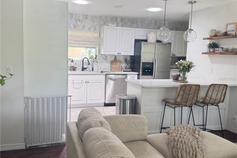 Villa ou maison à louer à Port Charlotte, Floride: 2 chambres, 84.73 m2 № 2342532 - photo 12