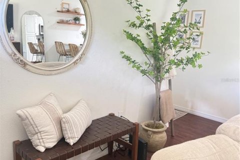 Villa ou maison à louer à Port Charlotte, Floride: 2 chambres, 84.73 m2 № 2342532 - photo 2