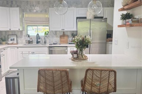 Villa ou maison à louer à Port Charlotte, Floride: 2 chambres, 84.73 m2 № 2342532 - photo 4