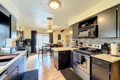 Villa ou maison à vendre à Seffner, Floride: 3 chambres, 151.99 m2 № 2339152 - photo 12