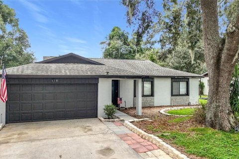 House in Seffner, Florida 3 bedrooms, 151.99 sq.m. № 2339152