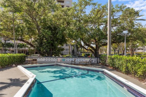 Condo in Coral Gables, Florida, 2 bedrooms  № 1967831 - photo 26