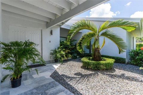 Villa ou maison à louer à Palmetto Bay, Floride: 5 chambres, 303.88 m2 № 1969480 - photo 11