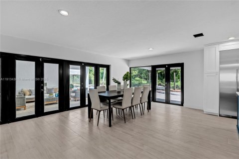 Villa ou maison à louer à Palmetto Bay, Floride: 5 chambres, 303.88 m2 № 1969480 - photo 20