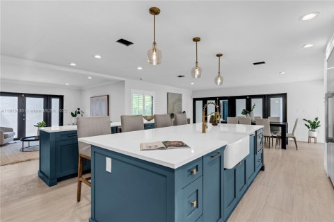 Villa ou maison à louer à Palmetto Bay, Floride: 5 chambres, 303.88 m2 № 1969480 - photo 5