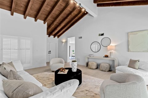 Villa ou maison à louer à Palmetto Bay, Floride: 5 chambres, 303.88 m2 № 1969480 - photo 24