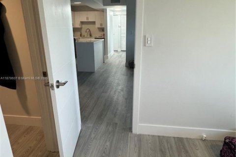 Copropriété à louer à Sunrise, Floride: 3 chambres, 91.88 m2 № 1927360 - photo 3