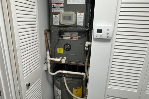 Copropriété à louer à Sunrise, Floride: 3 chambres, 91.88 m2 № 1927360 - photo 8