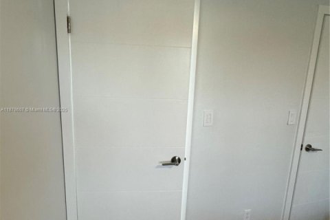 Copropriété à louer à Sunrise, Floride: 3 chambres, 91.88 m2 № 1927360 - photo 4