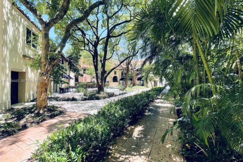 Copropriété à vendre à Coral Gables, Floride: 2 chambres, 111.11 m2 № 2042298 - photo 24