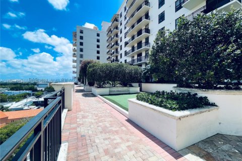 Copropriété à vendre à Coral Gables, Floride: 2 chambres, 111.11 m2 № 2042298 - photo 19