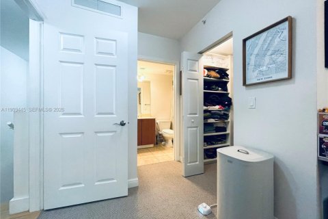 Copropriété à vendre à Coral Gables, Floride: 2 chambres, 111.11 m2 № 2042298 - photo 13