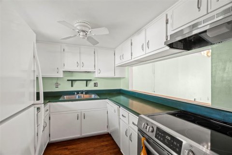 Condo in Seminole, Florida, 2 bedrooms  № 1747195 - photo 9