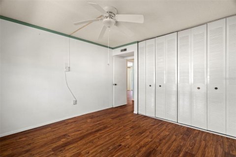 Condo in Seminole, Florida, 2 bedrooms  № 1747195 - photo 15
