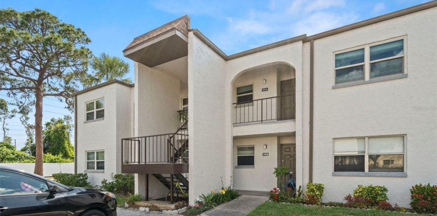Condo in Seminole, Florida, 2 bedrooms  № 1747195