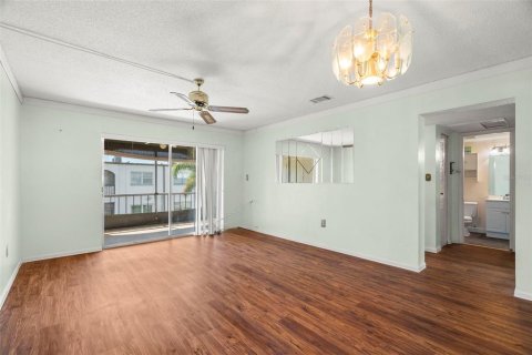 Condo in Seminole, Florida, 2 bedrooms  № 1747195 - photo 4
