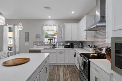 Casa en venta en Spring Hill, Florida, 3 dormitorios, 250.19 m2 № 1657997 - foto 25