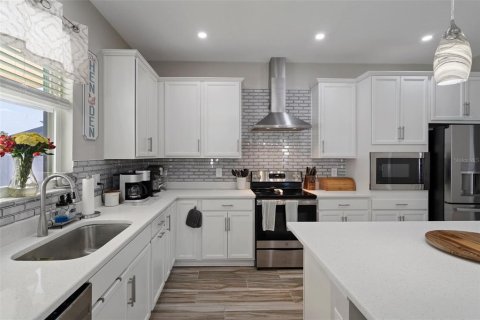 Casa en venta en Spring Hill, Florida, 3 dormitorios, 250.19 m2 № 1657997 - foto 24