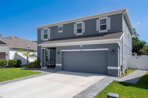 Casa en venta en Spring Hill, Florida, 3 dormitorios, 250.19 m2 № 1657997 - foto 3