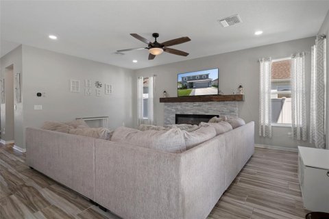 Casa en venta en Spring Hill, Florida, 3 dormitorios, 250.19 m2 № 1657997 - foto 17