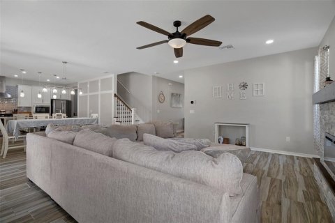 Casa en venta en Spring Hill, Florida, 3 dormitorios, 250.19 m2 № 1657997 - foto 16