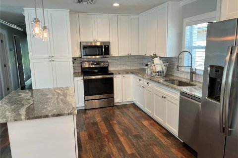 Casa en alquiler en Tampa, Florida, 3 dormitorios, 138.8 m2 № 1899300 - foto 11