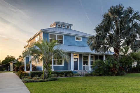 House in Port Orange, Florida 3 bedrooms, 260.78 sq.m. № 1662476 - photo 1