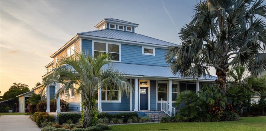 House in Port Orange, Florida 3 bedrooms, 260.78 sq.m. № 1662476