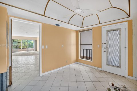 Condominio en venta en Lauderhill, Florida, 2 dormitorios, 101.54 m2 № 2006016 - foto 11