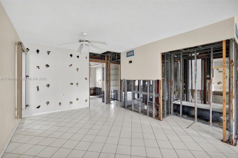 Condominio en venta en Lauderhill, Florida, 2 dormitorios, 101.54 m2 № 2006016 - foto 6