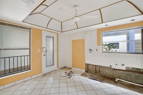 Condominio en venta en Lauderhill, Florida, 2 dormitorios, 101.54 m2 № 2006016 - foto 9