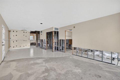 Condominio en venta en Lauderhill, Florida, 2 dormitorios, 101.54 m2 № 2006016 - foto 5