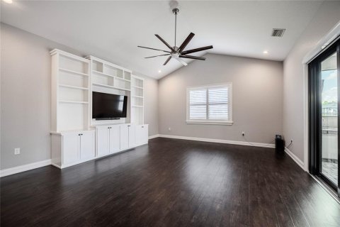 House in Lakeland, Florida 3 bedrooms, 293.57 sq.m. № 2204098 - photo 30