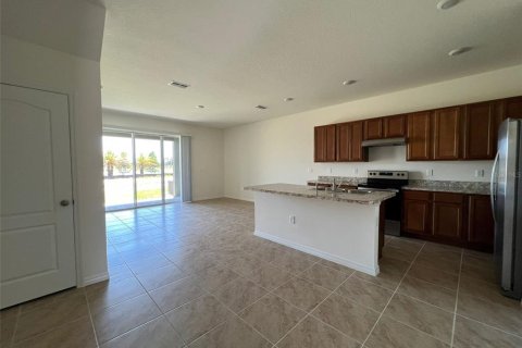 Townhouse in Davenport, Florida 3 bedrooms, 157.19 sq.m. № 1680904 - photo 8