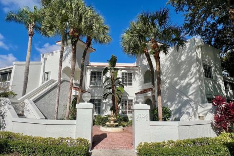 Condo in Pompano Beach, Florida, 3 bedrooms  № 2081677 - photo 2