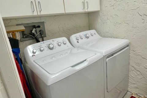 Condo in Pompano Beach, Florida, 3 bedrooms  № 2081677 - photo 24