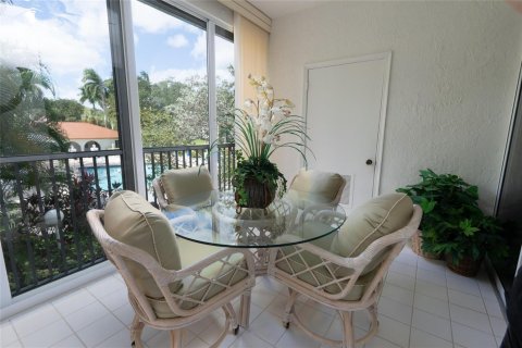 Condo in Pompano Beach, Florida, 3 bedrooms  № 2081677 - photo 17
