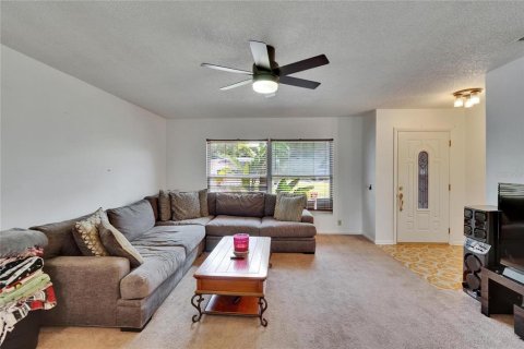 House in Lakeland, Florida 3 bedrooms, 147.81 sq.m. № 1691071 - photo 15