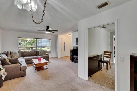 House in Lakeland, Florida 3 bedrooms, 147.81 sq.m. № 1691071 - photo 16