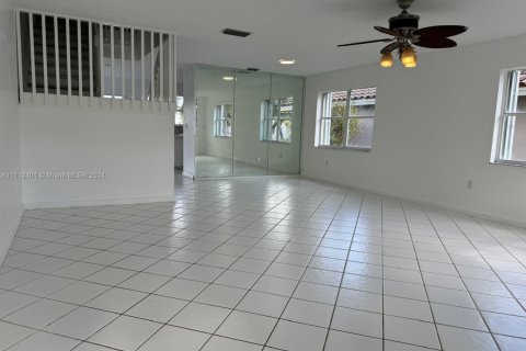 Casa en venta en Sunrise, Florida, 5 dormitorios, 261.98 m2 № 1465603 - foto 21