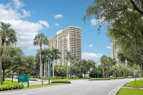 Condominio en venta en Aventura, Florida, 2 dormitorios, 139.35 m2 № 2385525 - foto 30