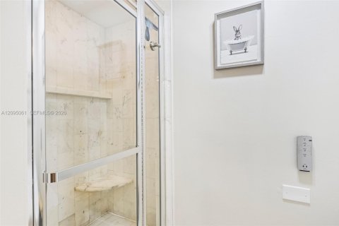 Condominio en venta en Aventura, Florida, 2 dormitorios, 139.35 m2 № 2385525 - foto 18