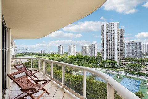 Condominio en venta en Aventura, Florida, 2 dormitorios, 139.35 m2 № 2385525 - foto 29
