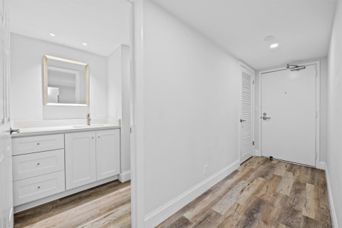 Condo in Boca Raton, Florida, 2 bedrooms  № 2081633 - photo 16