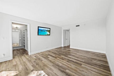 Condo in Boca Raton, Florida, 2 bedrooms  № 2081633 - photo 23