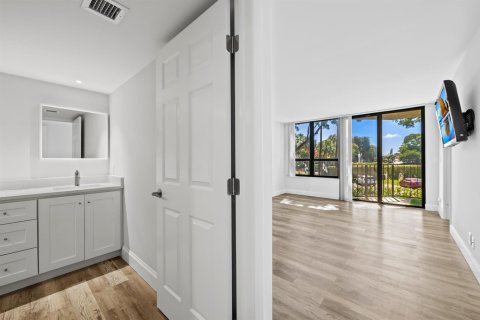 Condo in Boca Raton, Florida, 2 bedrooms  № 2081633 - photo 25